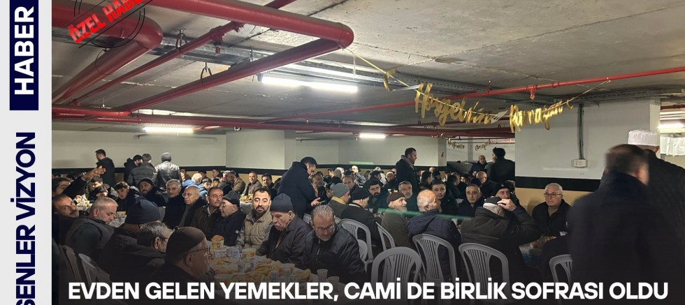 Evden Gelen Yemekler, Cami Avlusunda Birlik Sofrası Oldu